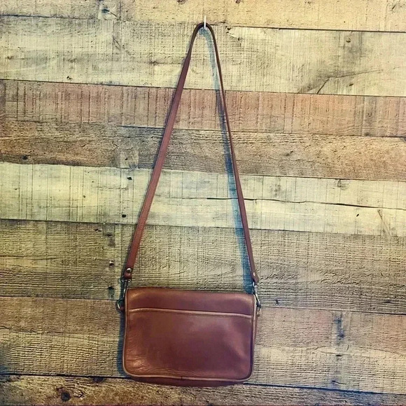 Vintage Hunter Club Genuine Leather Purse - Picture 2 of 10